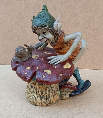 Duende seta resina. Ref 23523. 17x15x12