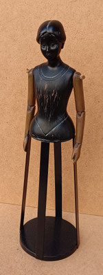 Maniquí resina y metal. Ref 12303. 38x11