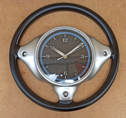 Reloj volante. 35 centímetros diámetro.