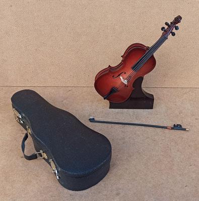 Miniatura violonchelo madera. Ref 17439. 18x8x2