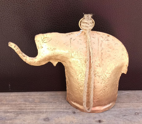 Campana elefante hojalata. Ref IA048. 20x24x6+20 cuerda