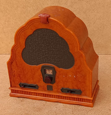 Reprodución radio Telefunken 1936. 12x11,5x5
