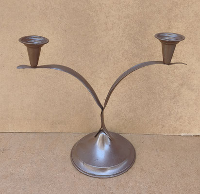 Candelabro metal. 25x28x12