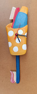 Reloj péndulo madera. 34x9x4