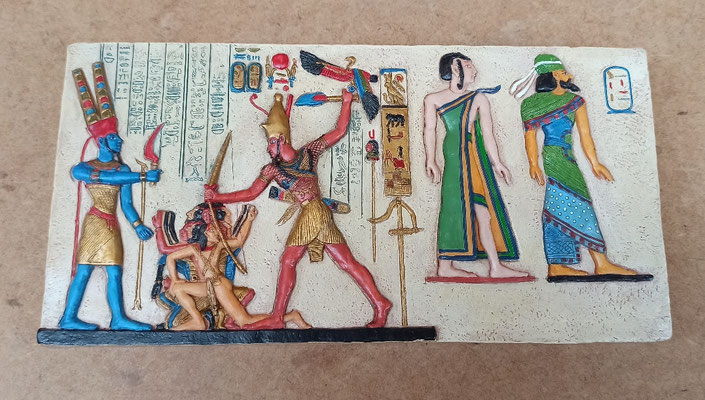 Tabla egipcia resina. Ref 23114. 24x12x2