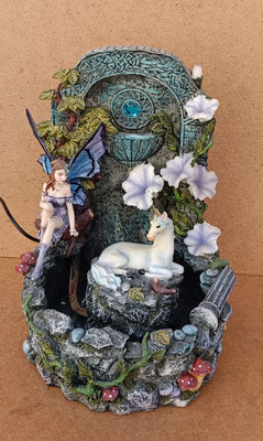 Fuente hada resina. Ref 92821. 28x15x19