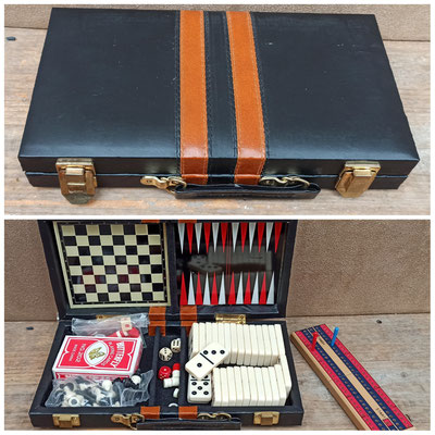 Maletín juegos variados. Ref1056A. 28x15x5