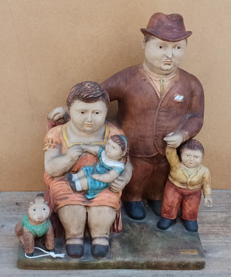 Fernando Botero. Familia cerámica pintada a mano en Colombia. Ref 4007. 33x28x18 