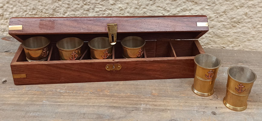 Vasos de licor con caja estilo marinero. Ref 521001. 29x7x6,5