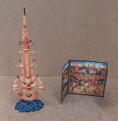 Colección museo. Detalle de El jardín de las delicias. El Bosco. Resina. Ref JB13. 16x8x5