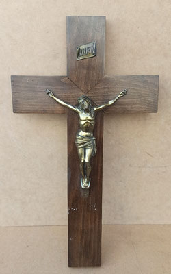 Cruz madera con Cristo de metal. 50x28x6
