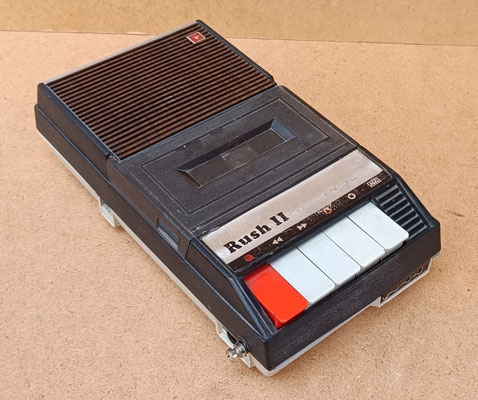 Grabadora de cassette vintage Rush II VAN-101. Ref CAR24.  24x13x7