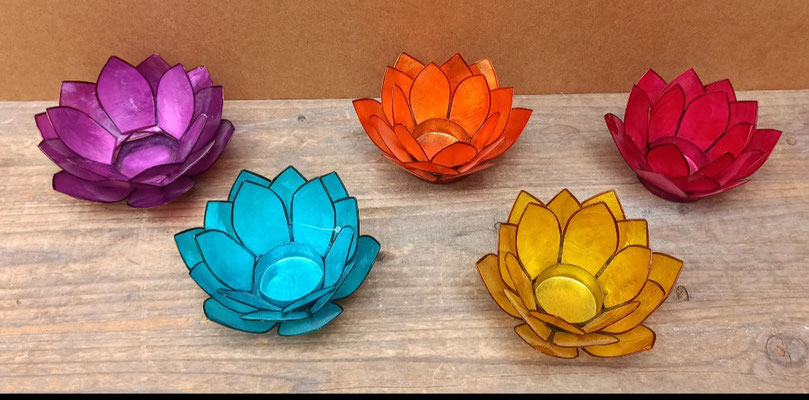 Portavelas flor de loto. Ref 63126. 7x10. Consultar colores disponibles 