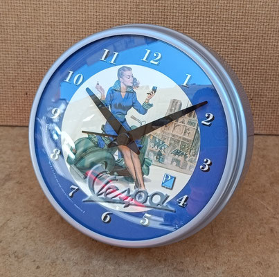 Reloj despertador Vespa con imán. Ref 31906 11,5x11,5x4