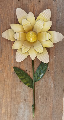 Perchero flor metal. Ref TF03. 48x26