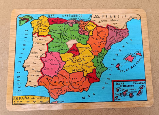 Puzle mapa autonómico España (incompleto). 24x32