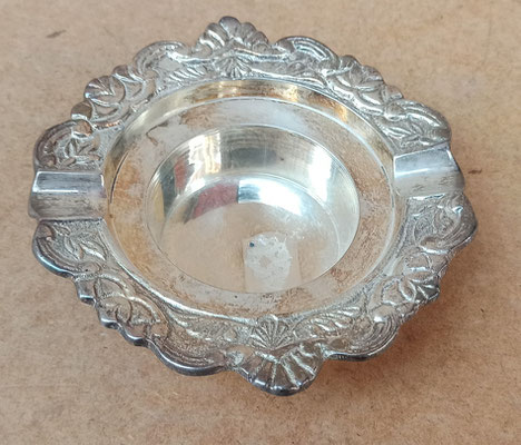 Cenicero metal. Ref 75807. 13x4