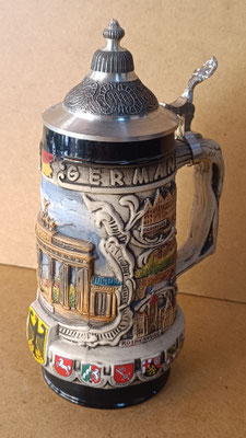Jarra de cerveza alemana. Ref 25x13x10
