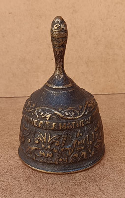Campana de mano bronce 4 evangelistas. 9x6