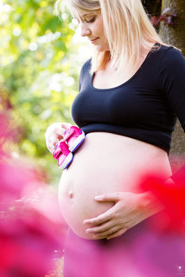 Babybauchshooting im Rosengarten | www.visovio.de | 