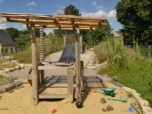 Sandbaustelle für die Kinder