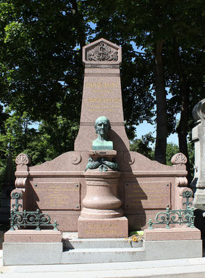 Hahnemann, Père Lachaise
