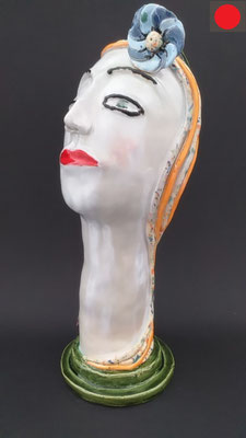 „Mädchen mit Blume im Haar“ Keramik aus weißem Ton bunt glasiert,  32cm hoch