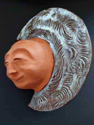 "Mond" Keramik aus rotem Ton mit Goldfarbe glasiert, 28cm hoch