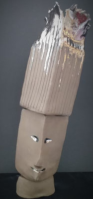 „Würdenträger“ Keramik aus dunklem Ton mit Goldfarbe glasiert,  60cm hoch