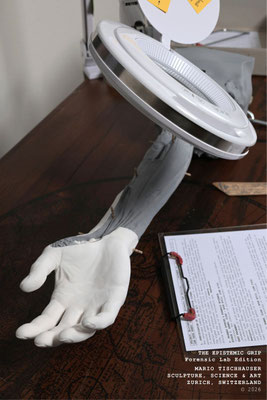 4_Mario Tischhauser_The Epistemic Grip_Installation view_Artifact of the Grip No 1