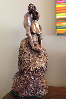 caroline vallas coupé_terre cuite_60 cm femme en robe 2017