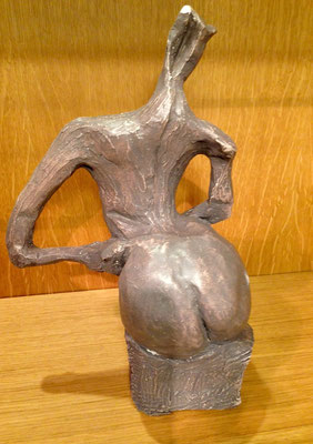 caroline vallas coupé_terre cuite patinée_20 cm_face au miroir_2015