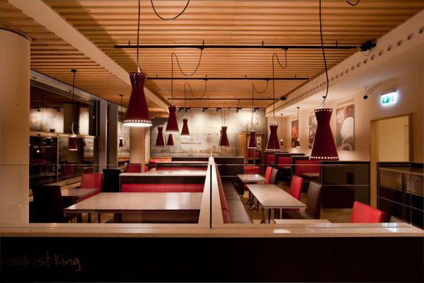 Clipper Burger King Zürich, Architekt: Tilla Theus und Partner AG, Zürich, Lichtplaner: Sommerlatte & Sommerlatte AG, Zürich