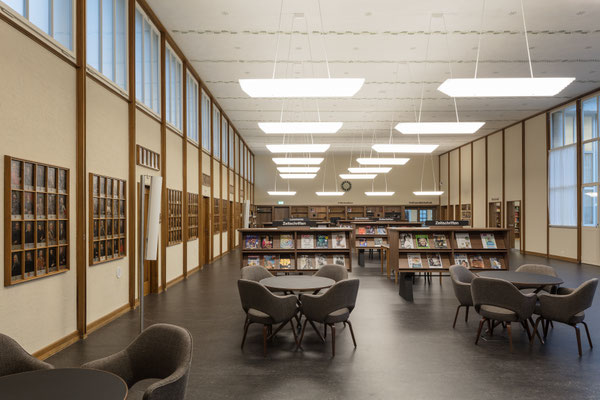 ZHB Zentral- und Hochschulbibliothek Luzern, Architekt: Halter Casagrande Partner AG, Luzern, Lichtplaner: d-lite lichtdesign, Zürich, Fotograf: Leo Finotti