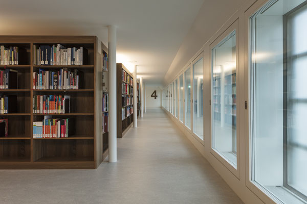 ZHB Zentral- und Hochschulbibliothek Luzern, Architekt: Halter Casagrande Partner AG, Luzern, Lichtplaner: d-lite lichtdesign, Zürich, Fotograf: Leo Finotti