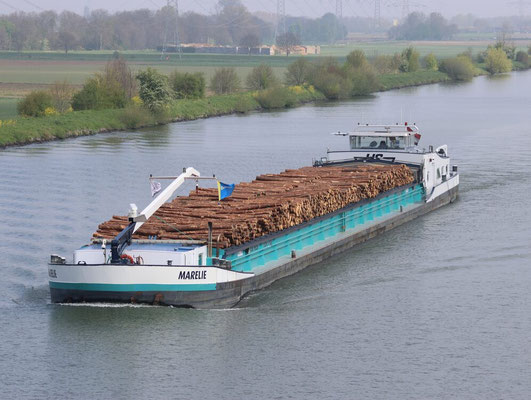 Motorvrachtschip Marelie (ENI 02205160) Op het Julianakanaal