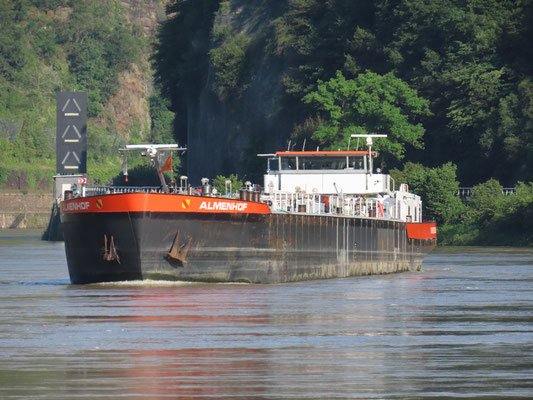 Motortankschip Almenhof met ENI-nummer 04503360, dubbelwandig tankschip 