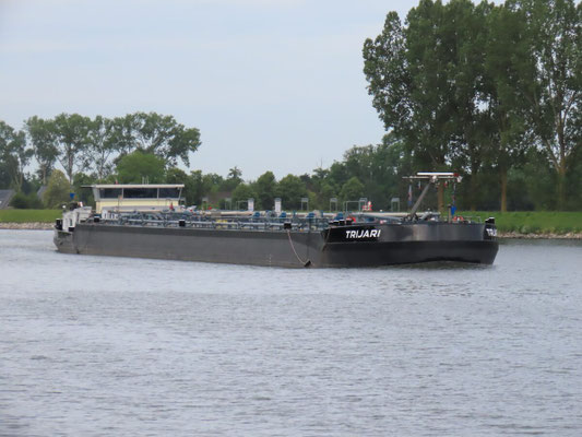 motortankschip MTS Trijari (ENI 02327021)
