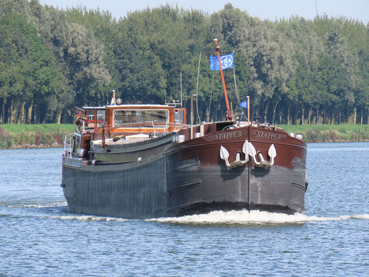 Motorvrachtschip Stapper met ENI-nummer 02103080 Schelde-Rijnkanaal