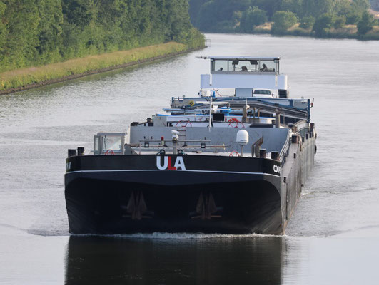 Koppelverband Cooperation: motorvrachtschip ENI 07001635 en vrachtduwbak Cooperation II ENI 07001817. 