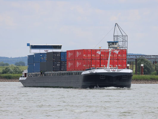 Motorcontainerschip Moonlight (ENI 02332261) Bij Erlecom