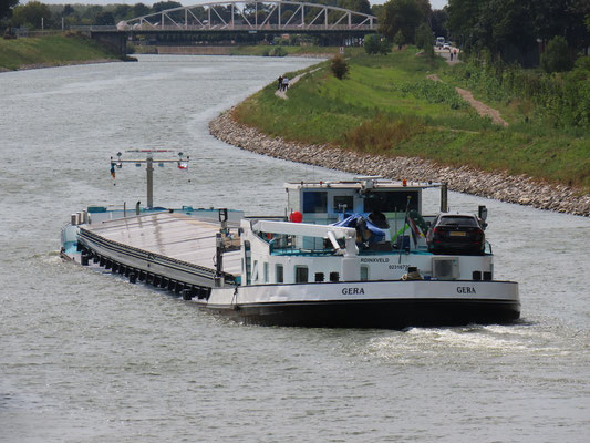 Motorvrachtschip  Gera ENI 02316720 bij Obbicht