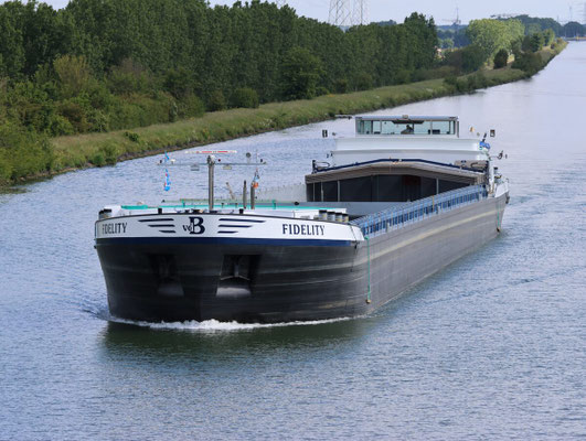 Motorvrachtschip Fidelity (ENI 02325163) varend ledig