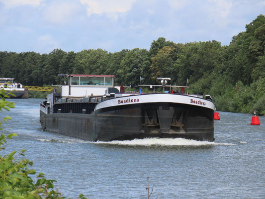 Motorvrachtschip Boadicea (ENI 02321611), gebouwd in 1971 bij Cassens in Emden, varend op Nederlands binnenwater.