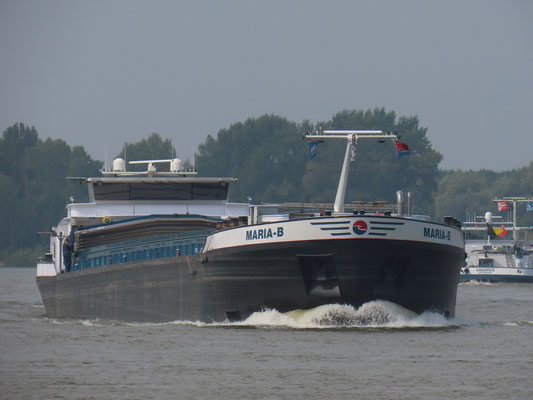 Motorvrachtschip Maria B ENI 02332320 gespot op de Waal
