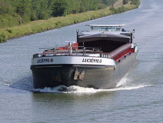 Motorvrachtschip Luciënne-D met ENI-nummer 02324479 
