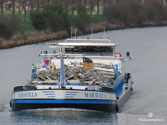 Motorvrachtschip Maravilla (ENI 02205120), varend onder Nederlandse vlag, voortgestuwd door een Caterpillar-motor