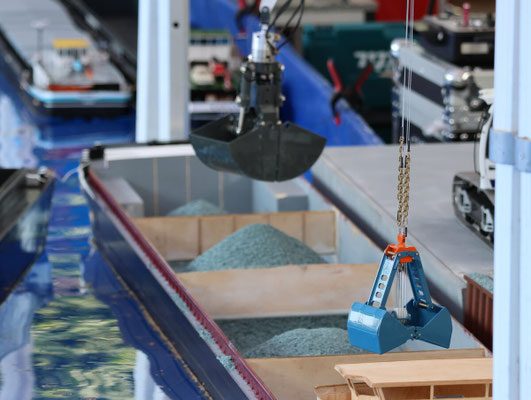 Modelbouw Groep Devel op Havendagen Maasbracht: Fotoserie Binnevaartspotter.nl Foto 5