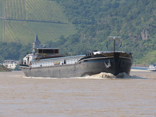 Motorvrachtschip Sperate (ENI 02318495) opvarig op de Rijn
