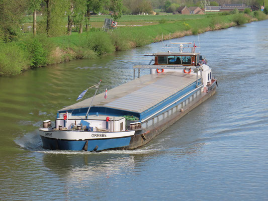 Motorvrachtschip Grebbe ENI 02103609 Boven Born op het Julianakanaal